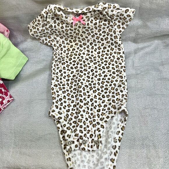 BABY GIRL SIZE 0-3 months LOT of 4 Short Sleeve One Pieces Leopard - Picture 5 of 8